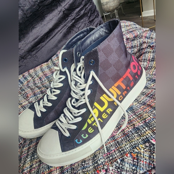 SOLD Authentic Louis Vuitton sneakers - Picture 3 of 15